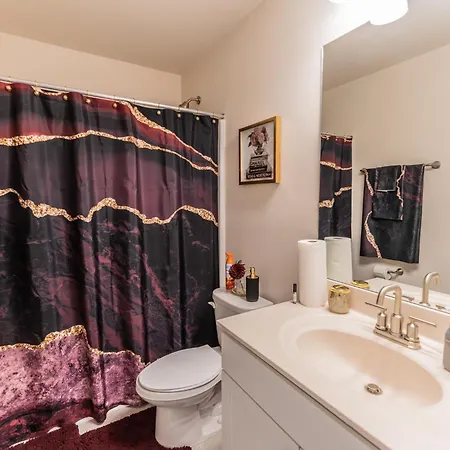 Luxury Bedroom With Private Bath Hampton Exterior foto